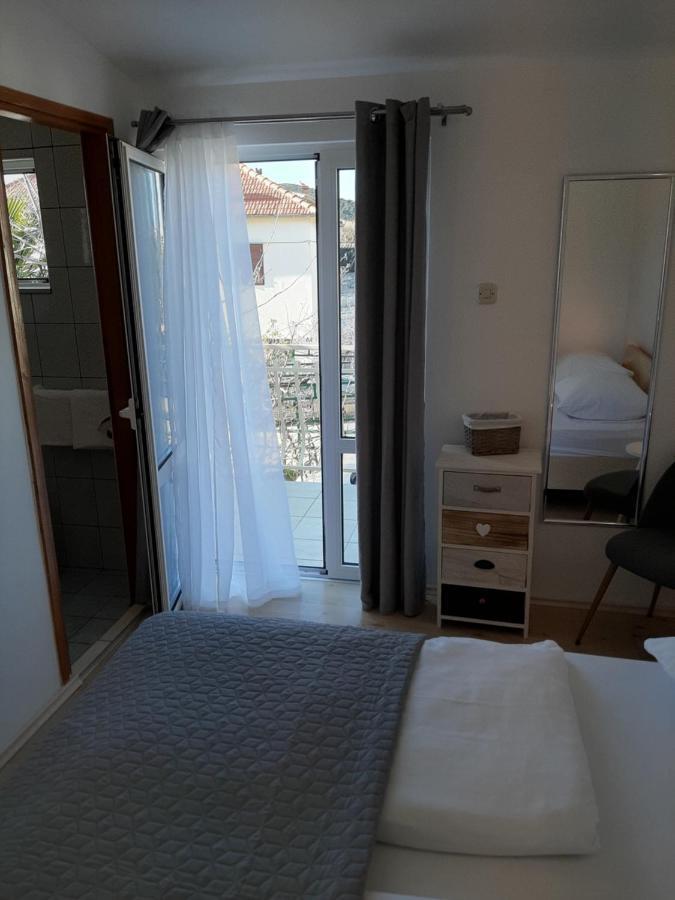 Sunshine Apartment Sovlje Tribalj Exterior foto